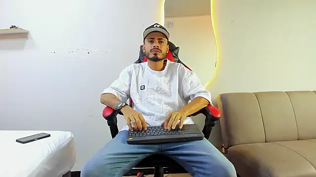 MatthewCullen online show from February 6, 8:34 pm