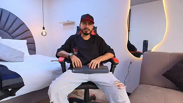 MatthewCullen online show from February 26, 9:36 pm