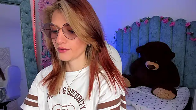 Snapshot of Ash_20_ chatting on November 29, 2:09 pm Ash 20 online show from November 29, 2:09 pm