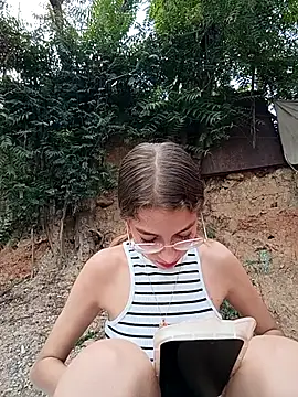 Vanneskk online show from February 15, 2:58 pm