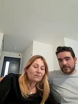 Snapshot of Le_fantasme chatting on May 3, 5:41 pm Le fantasme online show from May 3, 5:41 pm