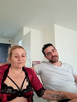 Snapshot of Le_fantasme chatting on May 23, 6:23 pm Le fantasme online show from May 23, 6:23 pm