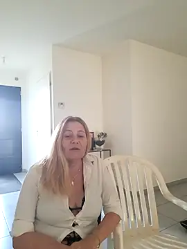 Snapshot of Le_fantasme chatting on June 1, 4:20 pm Le fantasme online show from June 1, 4:20 pm