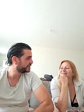 Snapshot of Le_fantasme chatting on June 5, 5:40 pm Le fantasme online show from June 5, 5:40 pm
