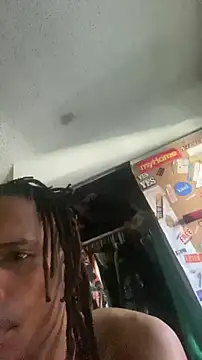Snapshot of xxxsylvester chatting on February 20, 5:46 pm xxxsylvester online show from February 20, 5:46 pm