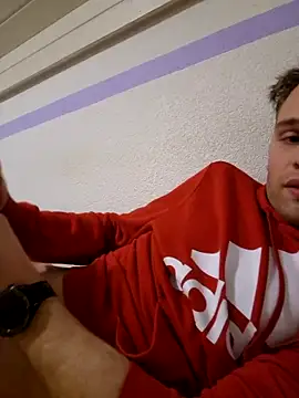 Snapshot of Patrick862001 chatting on December 19, 9:11 pm Patrick862001 online show from December 19, 9:11 pm