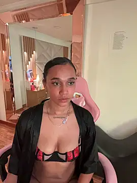 Snapshot of coraline_vera chatting on April 18, 8:09 pm coraline vera online show from April 18, 8:09 pm