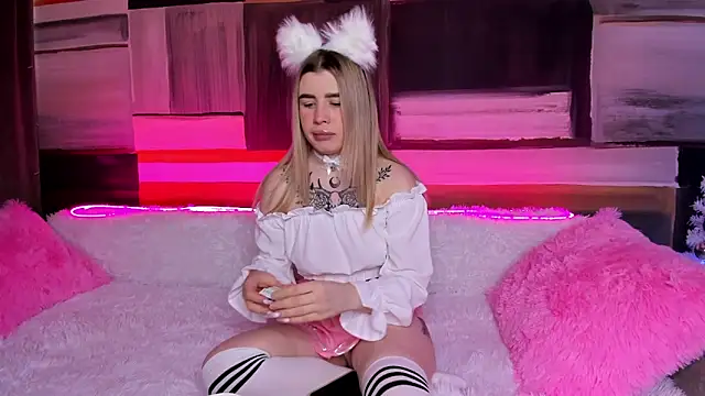 Snapshot of Malia1Taylor chatting on December 17, 7:25 am Malia1Taylor online show from December 17, 7:25 am