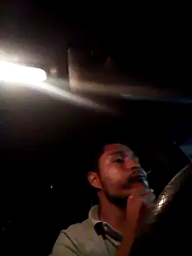 Snapshot of cristian112090 chatting on December 21, 7:37 am cristian112090 online show from December 21, 7:37 am