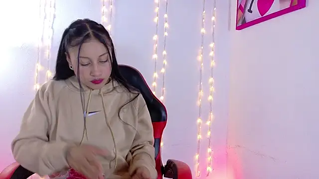 Taylor  Swiftt online show from January 8, 10:23 pm