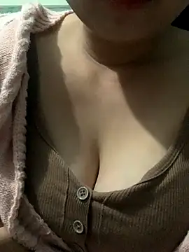 Snapshot of Anna-sexyy chatting on December 3, 12:18 am Anna-sexyy online show from December 3, 12:18 am