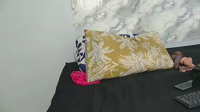 Snapshot of SexyZuluBarbie chatting on May 28, 10:34 am SexyZuluBarbie online show from May 28, 10:34 am