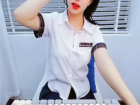 Snapshot of Cami99x chatting on November 29, 12:41 pm Cami99x online show from November 29, 12:41 pm