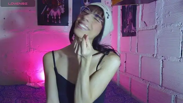 kattycat   online show from December 5, 5:05 am