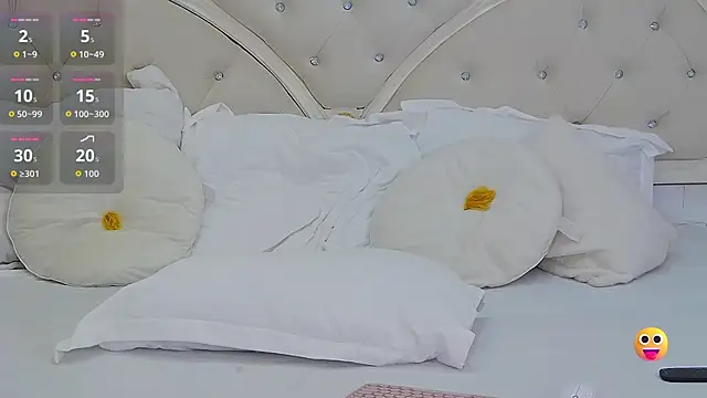 Snapshot of Devilevileyes chatting on January 8, 8:33 pm Devilevileyes online show from January 8, 8:33 pm