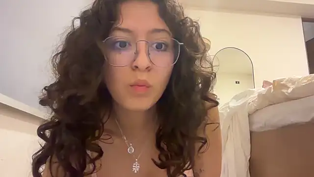 Alicatcua  online show from July 11, 2:14 am