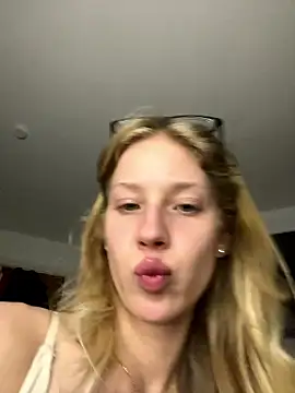 RosieLovexoxx online show from January 16, 4:55 pm