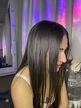 MonikaSi online show from April 3, 5:00 pm