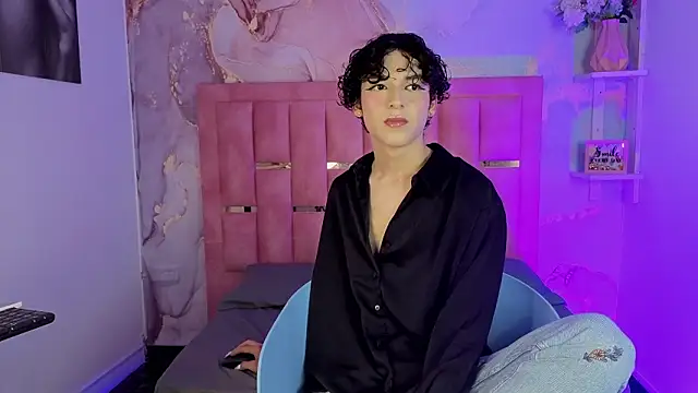 SthepanodiMonaco online show from March 14, 3:12 am