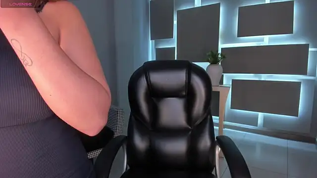 AmbarOwens online show from January 14, 2:06 am