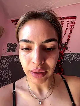 Snapshot of CammyyDomm chatting on November 28, 2:53 pm CammyyDomm online show from November 28, 2:53 pm