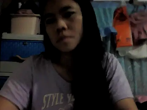 Snapshot of xxdreamgirl69 chatting on February 1, 8:18 pm xxdreamgirl69 online show from February 1, 8:18 pm