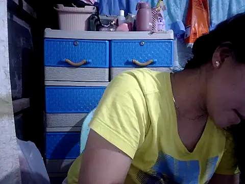 Snapshot of xxdreamgirl69 chatting on February 11, 1:32 am xxdreamgirl69 online show from February 11, 1:32 am