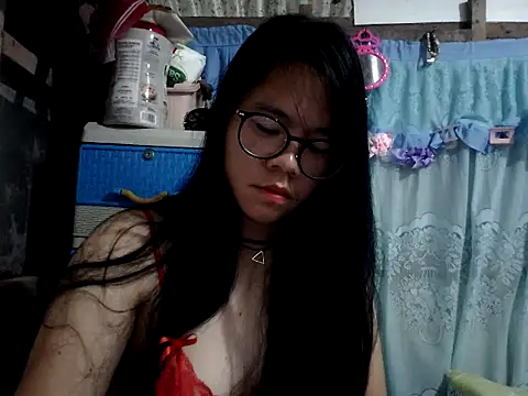 Snapshot of xxdreamgirl69 chatting on February 16, 10:28 pm xxdreamgirl69 online show from February 16, 10:28 pm