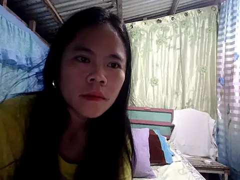 Snapshot of xxdreamgirl69 chatting on February 18, 2:13 pm xxdreamgirl69 online show from February 18, 2:13 pm