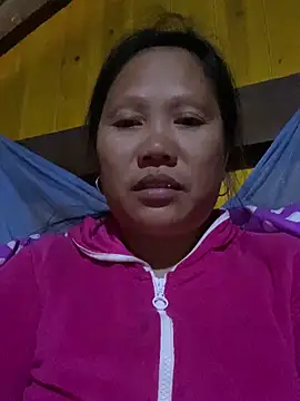 Snapshot of LeoPet2x chatting on December 2, 1:00 am LeoPet2x online show from December 2, 1:00 am