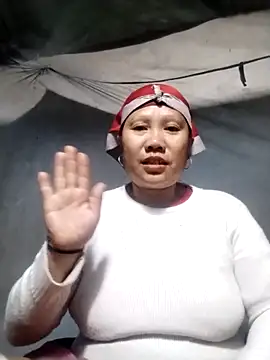 Snapshot of LeoPet2x chatting on December 22, 10:29 pm LeoPet2x online show from December 22, 10:29 pm