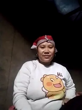 Snapshot of LeoPet2x chatting on January 7, 8:28 am LeoPet2x online show from January 7, 8:28 am