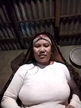 Snapshot of LeoPet2x chatting on January 13, 4:01 pm LeoPet2x online show from January 13, 4:01 pm