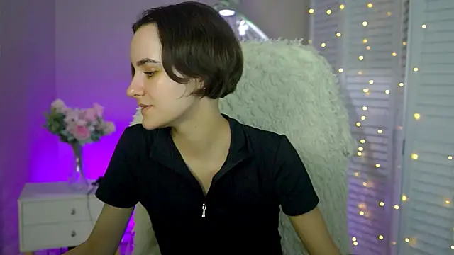 KateWillows online show from December 2, 12:21 pm