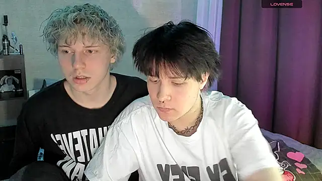 miya meow miku online show from December 19, 5:20 pm