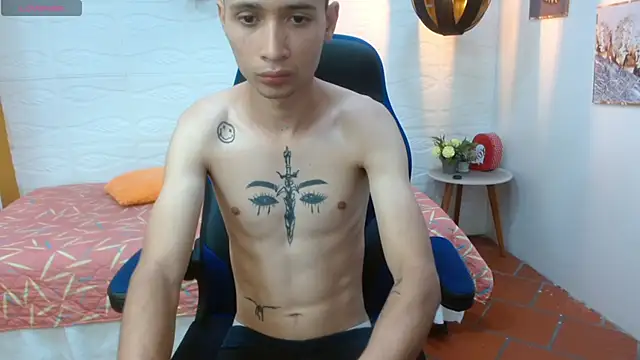 Snapshot of LucassSmith11 chatting on December 2, 1:50 pm LucassSmith11 online show from December 2, 1:50 pm