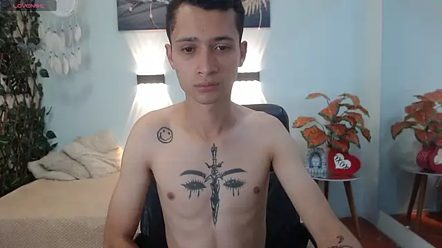 Snapshot of LucassSmith11 chatting on December 16, 11:26 am LucassSmith11 online show from December 16, 11:26 am