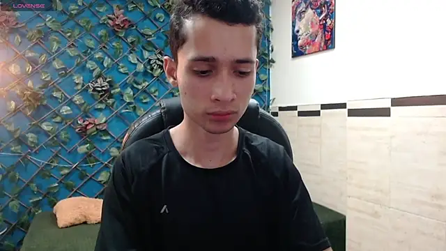 Snapshot of LucassSmith11 chatting on December 19, 11:50 am LucassSmith11 online show from December 19, 11:50 am