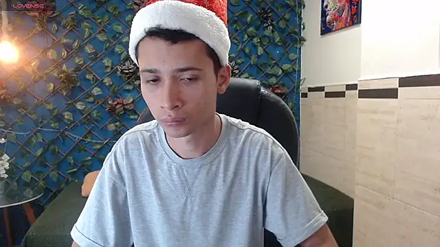 Snapshot of LucassSmith11 chatting on December 20, 11:39 am LucassSmith11 online show from December 20, 11:39 am