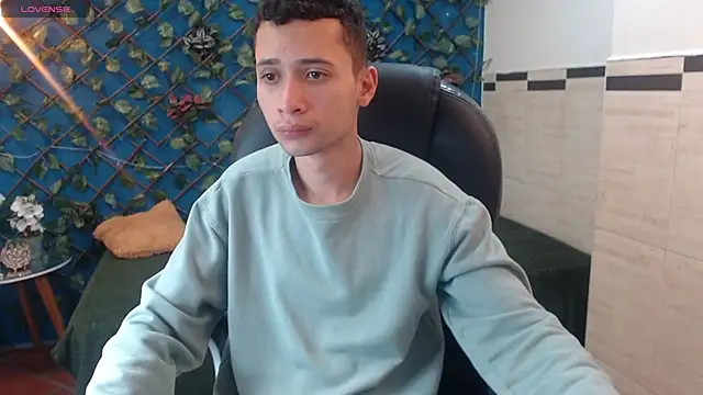 Snapshot of LucassSmith11 chatting on January 6, 12:20 pm LucassSmith11 online show from January 6, 12:20 pm