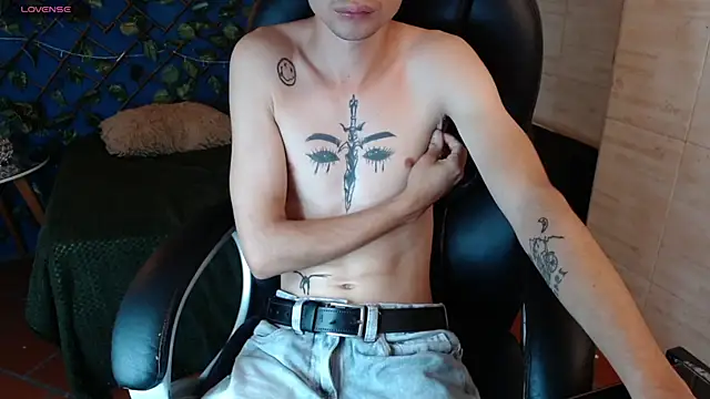 Snapshot of LucassSmith11 chatting on January 9, 11:46 am LucassSmith11 online show from January 9, 11:46 am