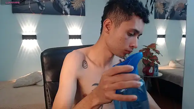 Snapshot of LucassSmith11 chatting on January 10, 11:34 am LucassSmith11 online show from January 10, 11:34 am