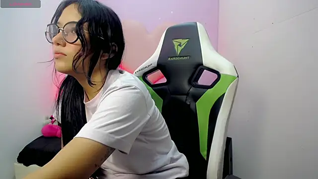 Mishell hot  online show from December 3, 8:29 pm