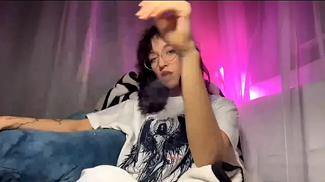 Raylli Jorden online show from December 1, 4:12 pm