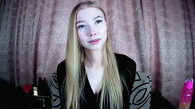 Snapshot of Rysella chatting on December 14, 10:09 am Rysella online show from December 14, 10:09 am