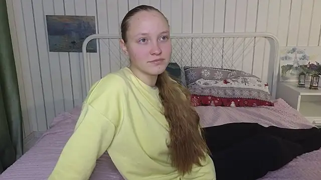 Snapshot of BibiStapler chatting on February 15, 7:10 pm BibiStapler online show from February 15, 7:10 pm