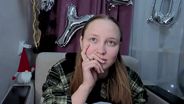 Snapshot of BibiStapler chatting on February 20, 7:58 pm BibiStapler online show from February 20, 7:58 pm