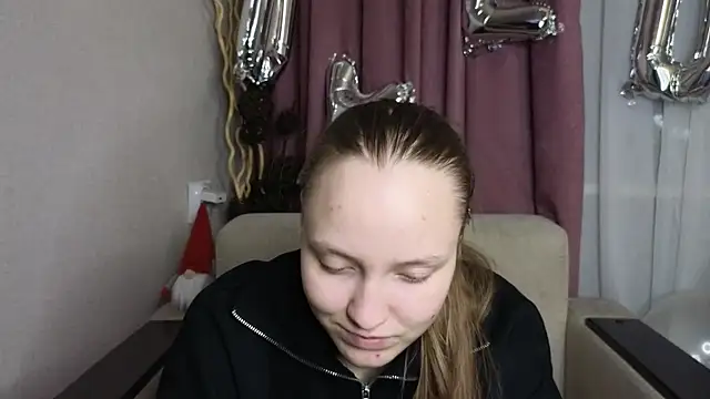 Snapshot of BibiStapler chatting on February 28, 8:10 pm BibiStapler online show from February 28, 8:10 pm