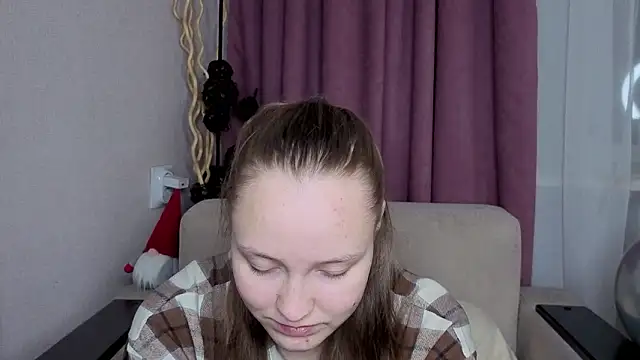 Snapshot of BibiStapler chatting on March 3, 8:15 pm BibiStapler online show from March 3, 8:15 pm