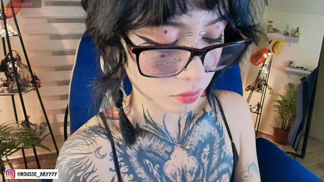 AryRousse online show from April 16, 1:39 am